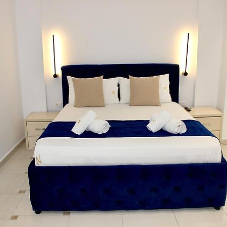 Qeparo Napolon Complex Hotel ภายนอก รูปภาพ