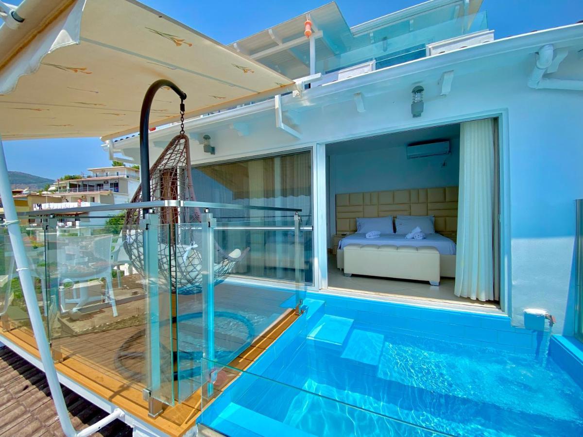 Qeparo Napolon Complex Hotel ภายนอก รูปภาพ