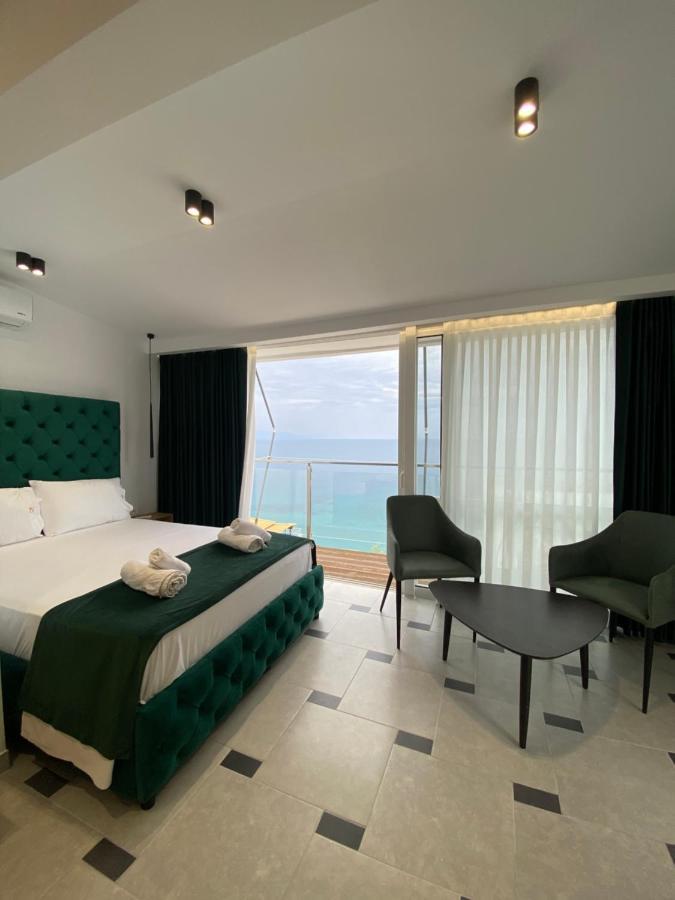 Qeparo Napolon Complex Hotel ภายนอก รูปภาพ