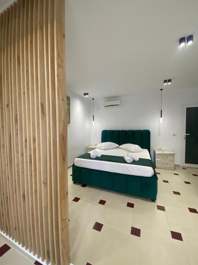 Qeparo Napolon Complex Hotel ภายนอก รูปภาพ