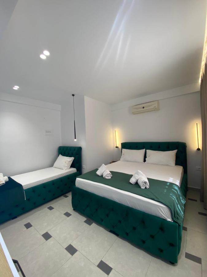 Qeparo Napolon Complex Hotel ภายนอก รูปภาพ