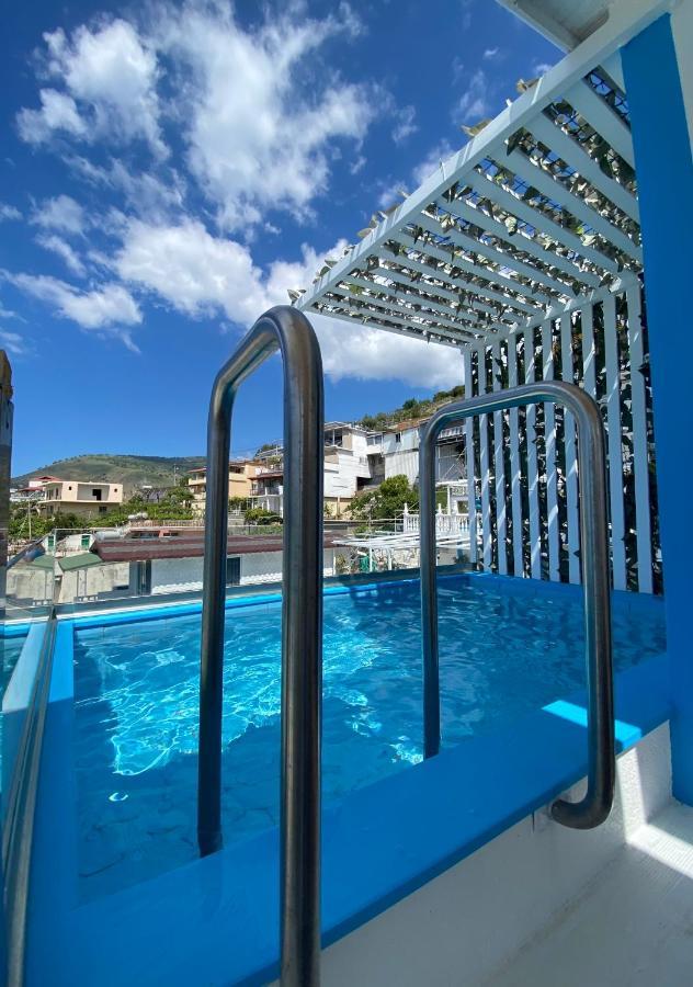 Qeparo Napolon Complex Hotel ภายนอก รูปภาพ