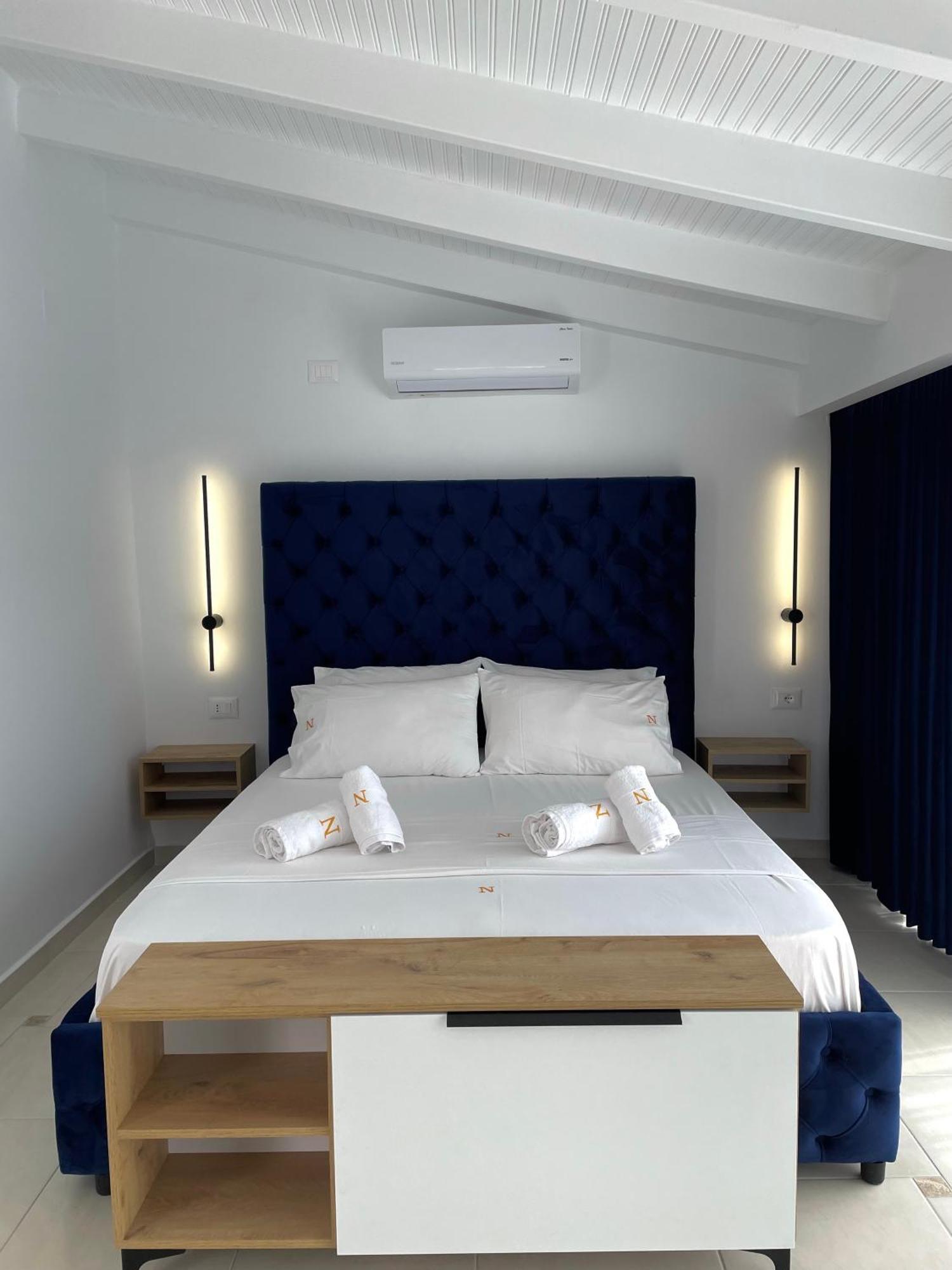 Qeparo Napolon Complex Hotel ภายนอก รูปภาพ