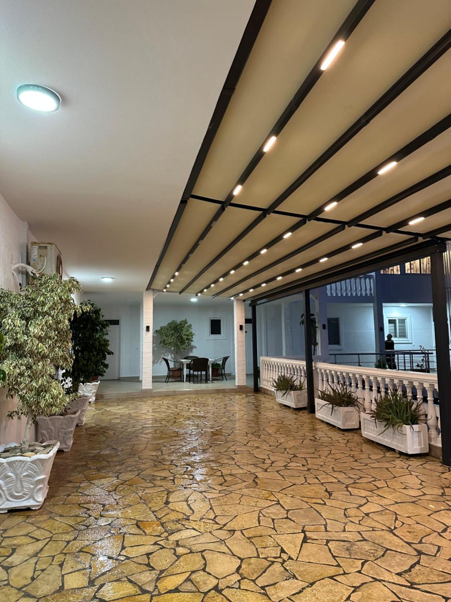 Qeparo Napolon Complex Hotel ภายนอก รูปภาพ