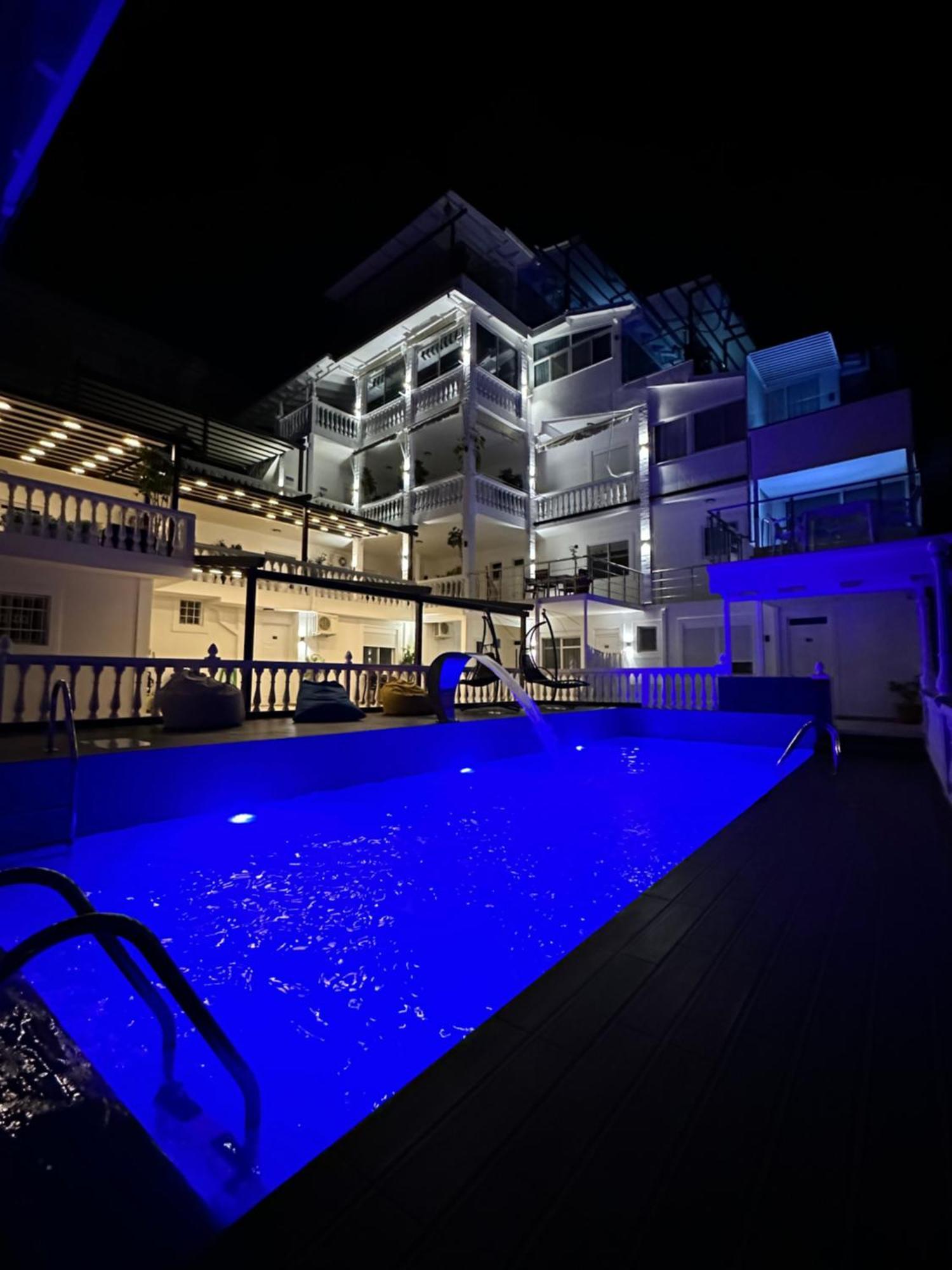 Qeparo Napolon Complex Hotel ภายนอก รูปภาพ