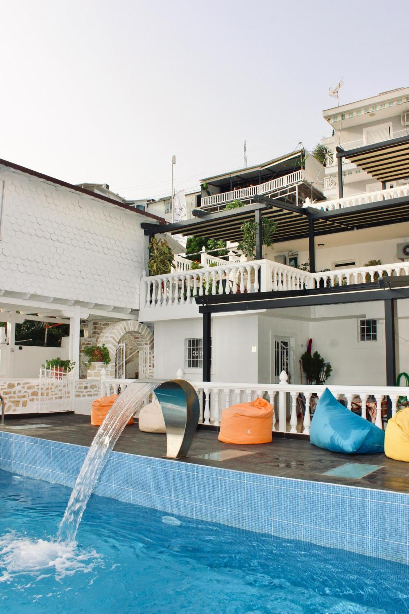 Qeparo Napolon Complex Hotel ภายนอก รูปภาพ