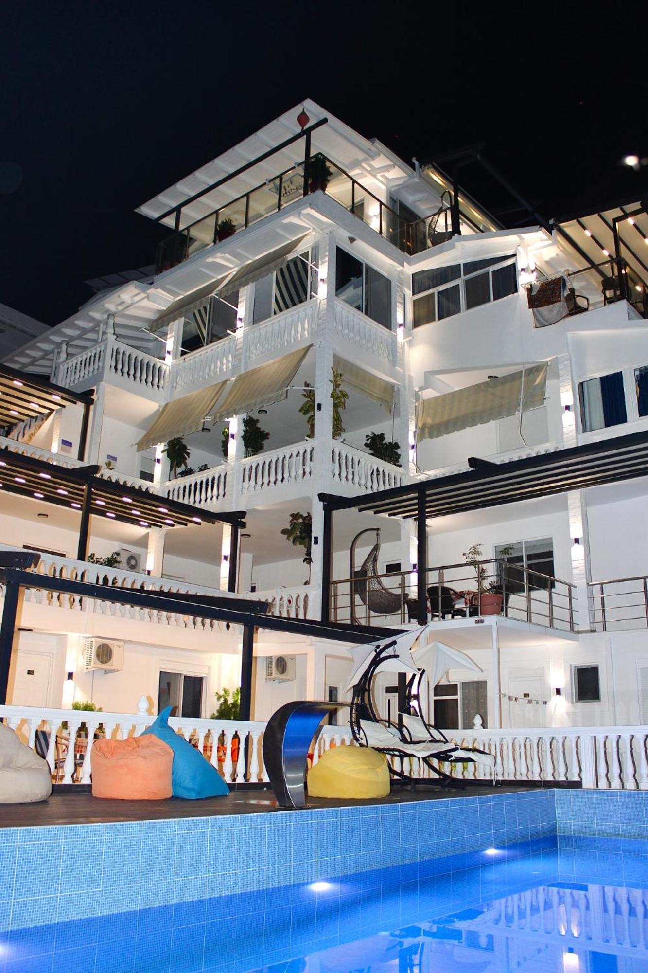 Qeparo Napolon Complex Hotel ภายนอก รูปภาพ