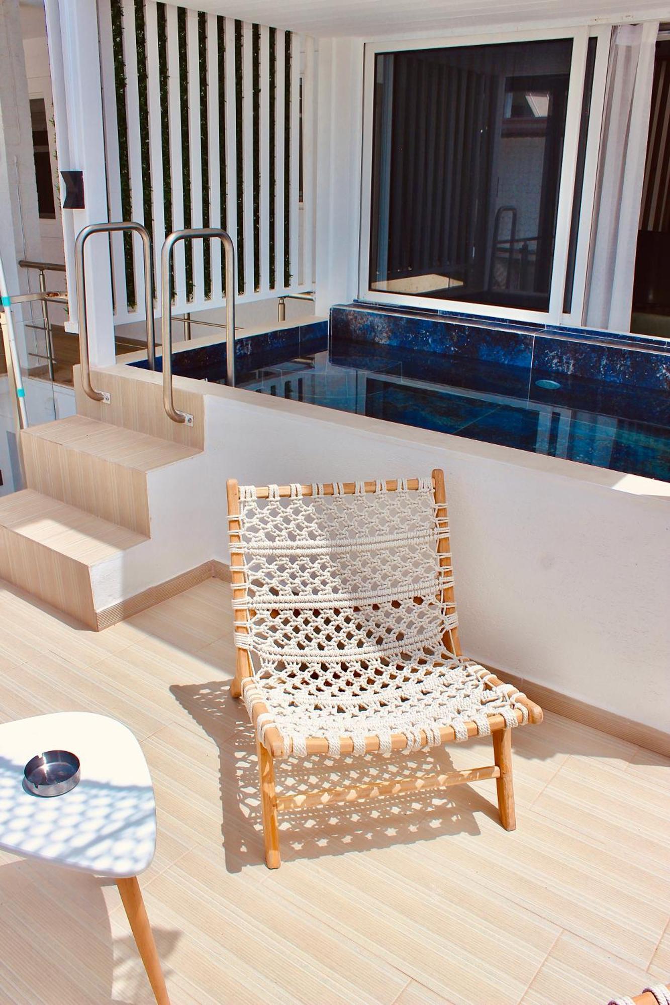 Qeparo Napolon Complex Hotel ภายนอก รูปภาพ