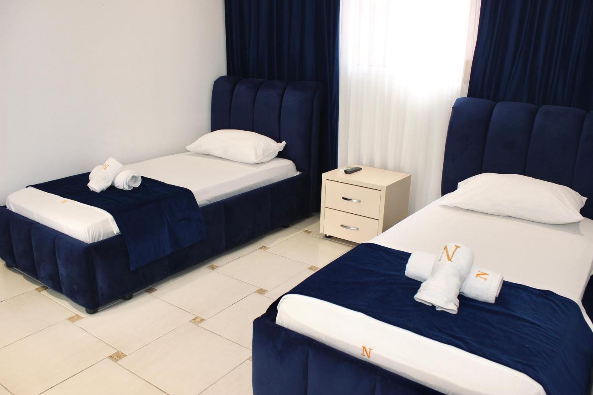 Qeparo Napolon Complex Hotel ภายนอก รูปภาพ